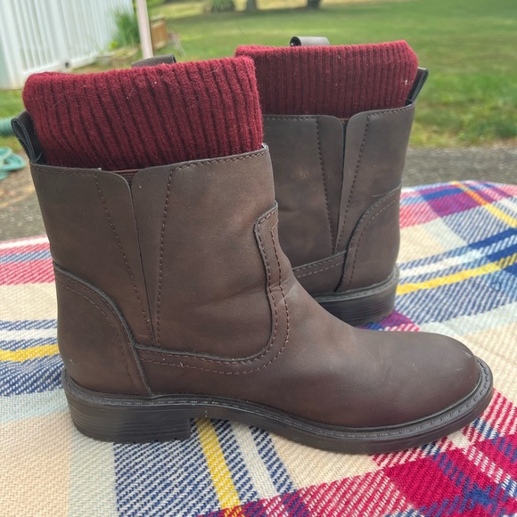 Tommy Hilfiger women’s size 7 boots - Picture 2 of 9